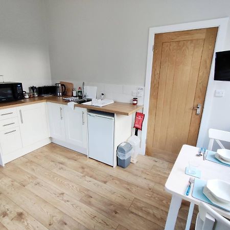Ferienwohnung Rose Barn West Lavington Exterior foto