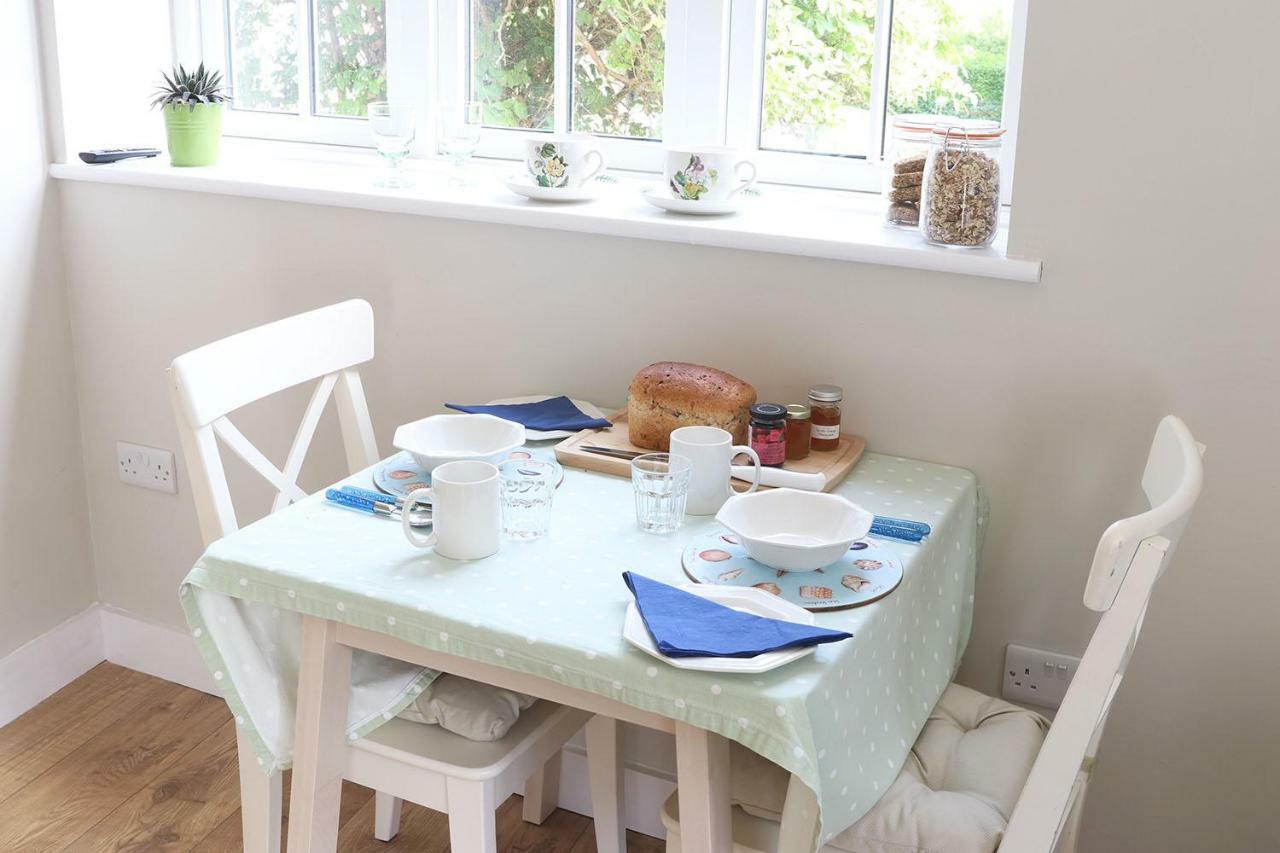 Ferienwohnung Rose Barn West Lavington Exterior foto